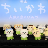 『映画ちいかわ』初日興収9.9億円を記録、観覧車コラボ＆映画館グリーティングも盛況 画像