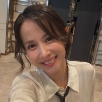 “可愛すぎる45歳” チョ・ヨジョン、プロモ中に見せた“圧巻ビジュアル”に絶賛の嵐！【PHOTO】 画像