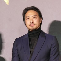 平岳大、ソノヤ・ミズノの長編監督デビュー作『Stages』に、エマ・ダーシーらと出演 画像