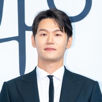 登場するだけで鳥肌…実力派俳優イ・ハクジュが『財閥 x 刑事2』にもたらす不穏なオーラ 画像