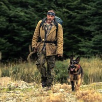 ブラッド・ピット演じる退役軍人と義足の愛犬、互いを支え合う固い絆…『ハート・オブ・ビースト』予告編 画像