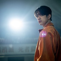 パク・ジニョン演じる“若返り”教祖が規格外パワー披露『ハイファイブ！』ポスター＆予告編 画像