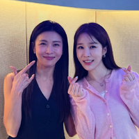 「2人あわせて92歳って本当…!?」女優ハ・ジウォン＆ユ・インナが“15年ぶり”の再会！【写真】 画像