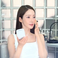 女優パク・ミニョン、陶器のような透明肌とサラツヤのロングヘアにくぎ付け【写真】 画像