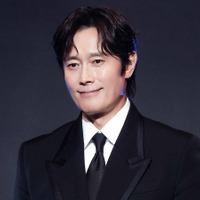イ・ビョンホン、韓流エキスポで外交部長官賞を受賞！「AI時代でも最も興味深いのは人間」 画像