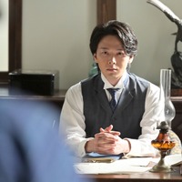「クセ強め」「名探偵と助手みたい」中村倫也、上坂樹里とシュールなオフショットで「風、薫る」出番終了!? 画像
