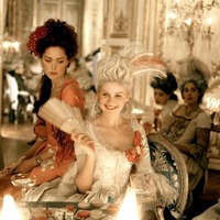 ソフィア・コッポラ監督作『マリー・アントワネット』、ヴェルサイユ宮殿で公開20周年を記念した展示会が開催中 画像