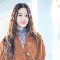 『善徳女王』女優コ・ヒョンジョン、大胆な“シースルールック”もお手のもの！空港がランウェイと化す…【写真】 画像