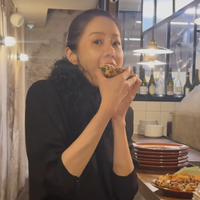 “健康不安説”をはねのけ、豪快なピザモッパン！女優コ・ヒョンジョンがお茶目な近況を届ける【写真】 画像