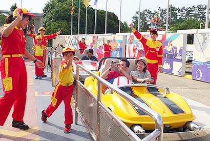 【ディズニー】夏休みの思い出作りにパークでの“キャスト体験”スタート！ 画像