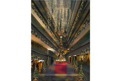 表参道ヒルズのクリスマスに巨大ジオラマツリー登場！ ノスタルジックな心温まる雰囲気を演出 画像