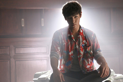 【予告編】「BIGBANG」T.O.P、妖艶なキスシーンお披露目！『タチャ-神の手-』 画像