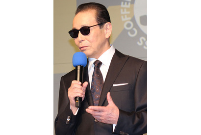 タモリ、久々の“デカマイク”に「なんか落ち着く」 画像