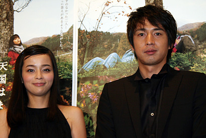 実は物静か（？）なチュートリアル・徳井が加藤ローサと共演『天国はまだ遠く』 画像