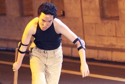 現役JKがパンチパーマで超絶アクション！ 市原隼人主演『極道大戦争』に参戦 画像