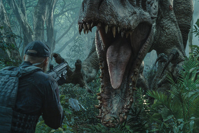 新種恐竜「インドミナス・レックス」の咆哮！ 『ジュラシック・ワールド』迫力の場面写真解禁 画像