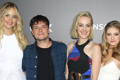 ジェニファー・ローレンス、ニューヨーク「ハンガー・ゲーム展」に歓喜！ 画像