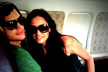 Twitterマニア夫妻、デミ＆アシュトンがプライベート・ジェット緊急着陸を実況 画像