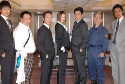 米倉涼子、コスプレ＆パンツも脱ぐ!?　陣内孝則の決めゼリフはあの人の「ハチ…」？ 画像