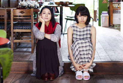 小泉今日子＆二階堂ふみ、交わらない視線の先には？『ふきげんな過去』 画像