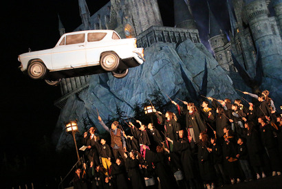 【USJ】広瀬アリス＆すず姉妹、“魔法”で車を浮遊!?「できちゃいましたね」 画像