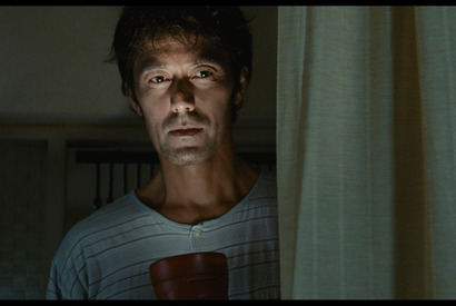 阿部寛がホラー映画に!? 『海よりもまだ深く』からまさかの恐怖写真が到着 画像