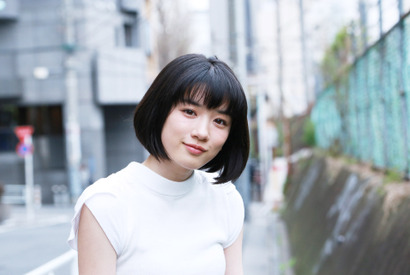 永野芽郁、ロングヘアを30cmカット！山本美月×伊野尾慧『ピーチガール』で小悪魔少女に 画像