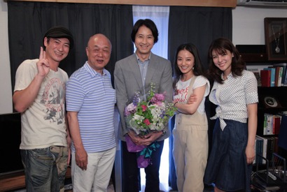 谷原章介主演ドラマ ドクター調査班 がクランクアップ 離れるのがさびしい Cinemacafe Net