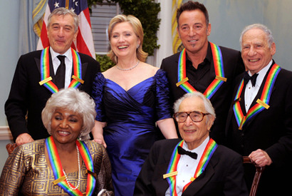 第32回ケネディ・センター名誉賞をロバート・デ・ニーロらが受賞 オバマ大統領も祝福 画像