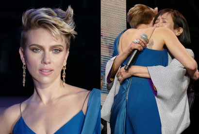 スカヨハ、桃井かおりに「最高の女優さん」と絶賛されて熱い抱擁！ 画像