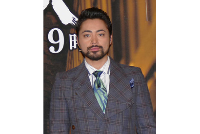 山田孝之、極寒ロケで凍傷に「左手薬指の先の感覚がない」 画像