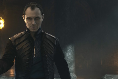 ジュード・ロウ、邪悪なキャラに「興奮」 ガイ・リッチー監督『キング・アーサー』 画像