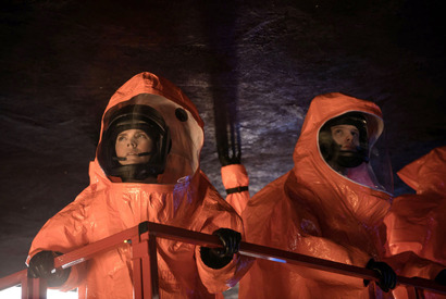 エイミー・アダムス、“謎の飛行体”の内部に初潜入！『メッセージ』本編映像 画像