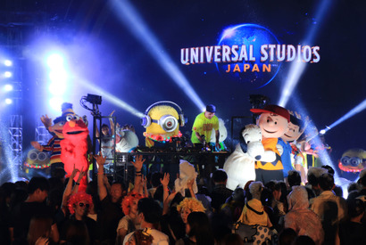 【USJ】夜もミニオンと踊りまくる！パーク史上初、夏の夜イベ「ハチャメチャ・サマーナイト・パーティ」開幕 画像