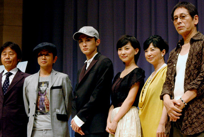 フミヤの主題歌ナマ披露に高良健吾、谷村美月らウットリ 画像