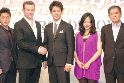 みるみる痩せていく竹野内豊を井上真央＆山田孝之が心配… 画像