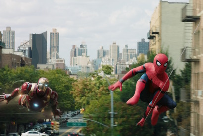 【特別映像】トムホも大興奮！ 女性AIが導く“スターク特製”スパイダー・スーツに注目 画像