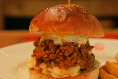 気分は西海岸！ カルフォルニア発の絶品炭火焼バーガー 画像