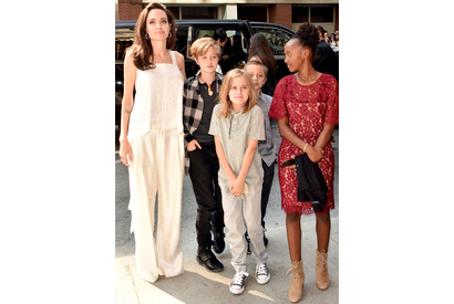 アンジェリーナ・ジョリー、子どもたちとトロント映画祭に出席 画像