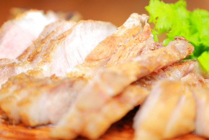 迫力満点400gもの骨つき肉！ ワインが進む絶品熟成肉を満喫 画像