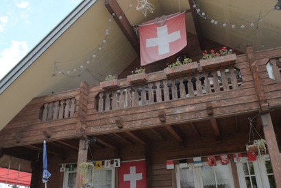 都会にある山小屋で贅沢な時間とスイス料理を堪能 画像