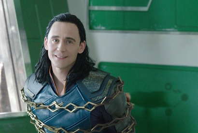 トム・ヒドルストン、“兄”クリヘムと共演するのが「大好き！」 画像