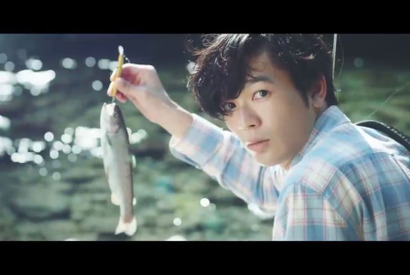 岩井拳士朗、女子のハートも釣り上げる！イケメン“釣り男子”に変身 画像