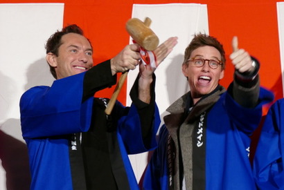 エディ＆ジュードら『ファンタビ』公開をお祝い「絶対、日本に戻ってくるよ！」 画像