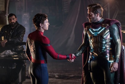 “新ヒーロー”ジェイク・ギレンホールに悩み相談？『スパイダーマン：FFH』本編映像 画像