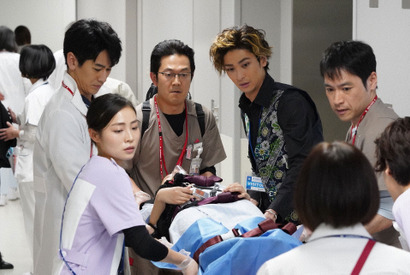 緊急手術に立ち会う古川雄大“来島”に声援「トップナイフ」6話 画像