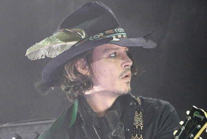 ジョニー・デップ、親友のコンサート会場で近くに居合わせた女性から訴えられる 画像