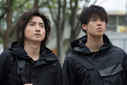 藤原竜也＆竹内涼真“コンビ”結成秘話が描かれる！ドラマ版「太陽は動かない」新写真 画像