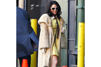 真似したいリンジーのクラシックな着こなし　伝説の女優エリザベス・テイラーを熱演中 画像