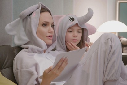 アンジー＆ブルックリン、ゾウの着ぐるみで読み合わせ『ゴリラのアイヴァン』 画像